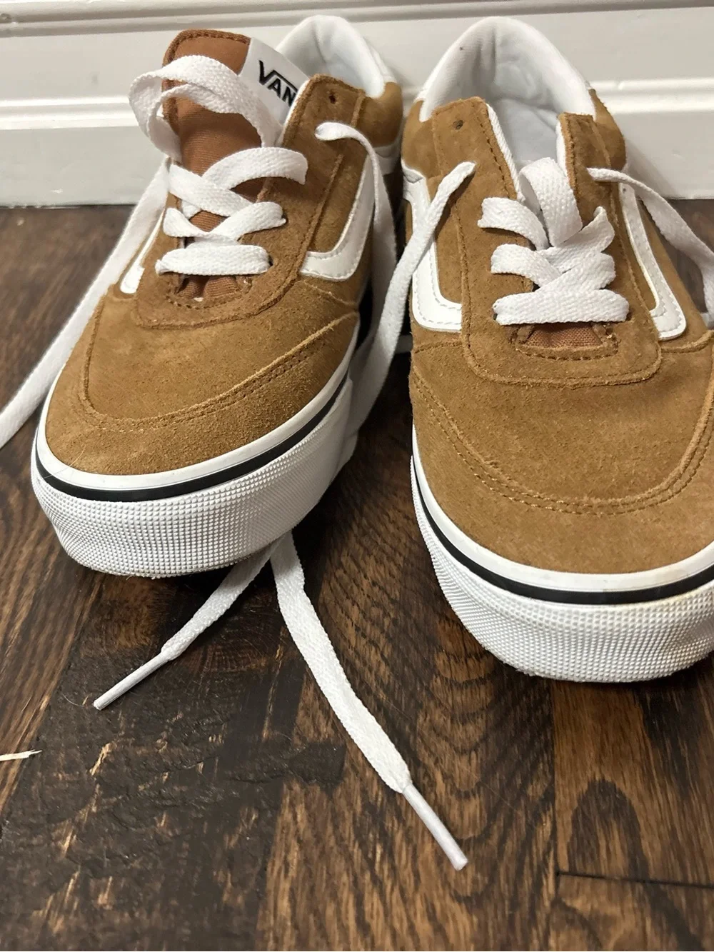 Vans Old Skool Suede Sneakers in Brown and White - Size 4y